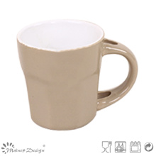 Caneca cerâmica da abóbora de Brown &amp; de branco